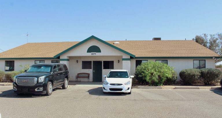 The front side of the Casa Grande Clinic building located at 222 E Cottonwood Ln, Casa Grande, AZ 85122.